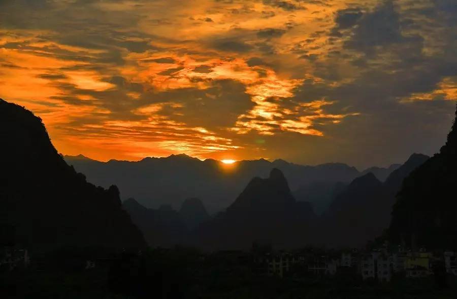 元宝山下，山水云间，悠悠闲云时光，恰好那时我也在