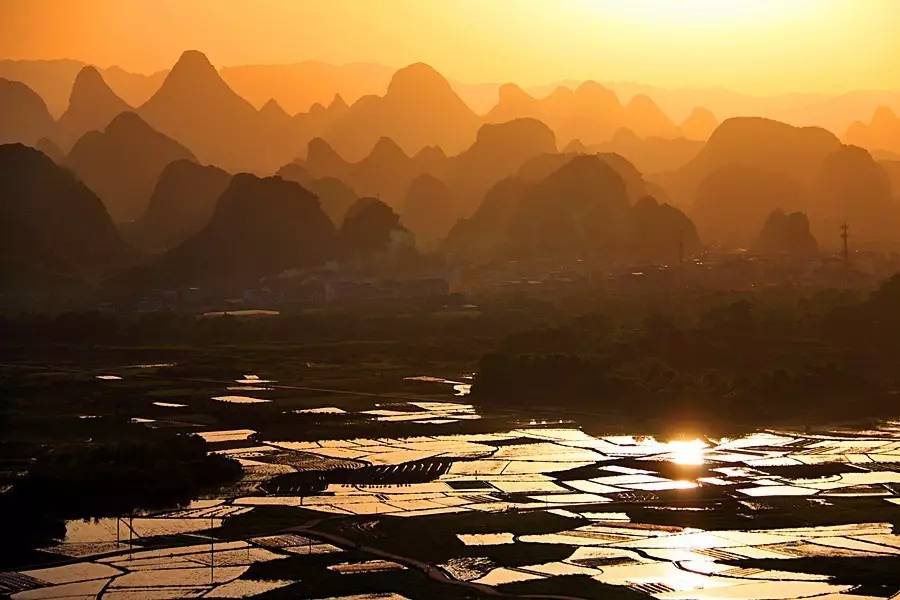 元宝山下，山水云间，悠悠闲云时光，恰好那时我也在