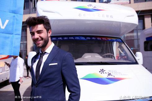 实拍：被俄罗斯美女帅哥酷爱的中国房车是什么样子