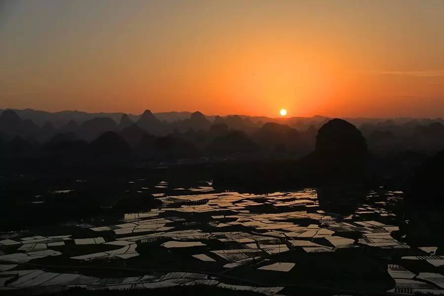 元宝山下，山水云间，悠悠闲云时光，恰好那时我也在