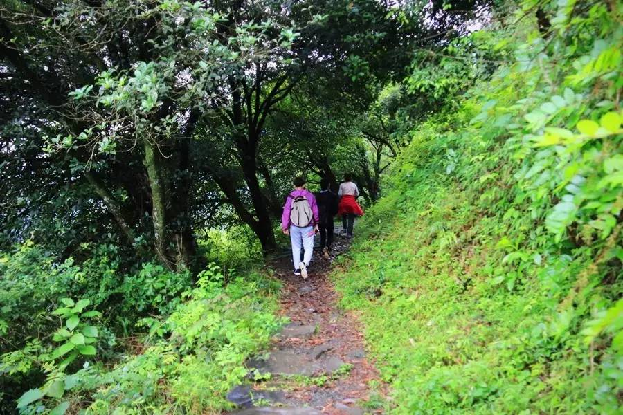 元宝山下，山水云间，悠悠闲云时光，恰好那时我也在