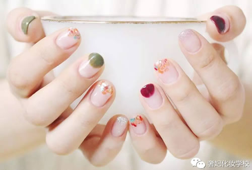 高级质感莫兰迪磨砂美甲,高级质感美甲ins风带钻