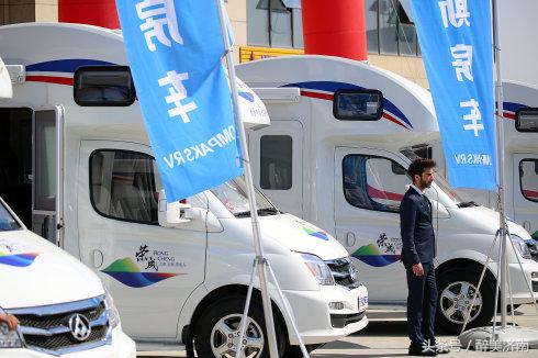 实拍：被俄罗斯美女帅哥酷爱的中国房车是什么样子