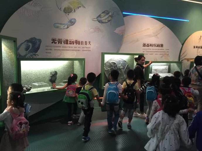 常州恐龙园附近高档酒店,常州桔子水晶酒店恐龙园店