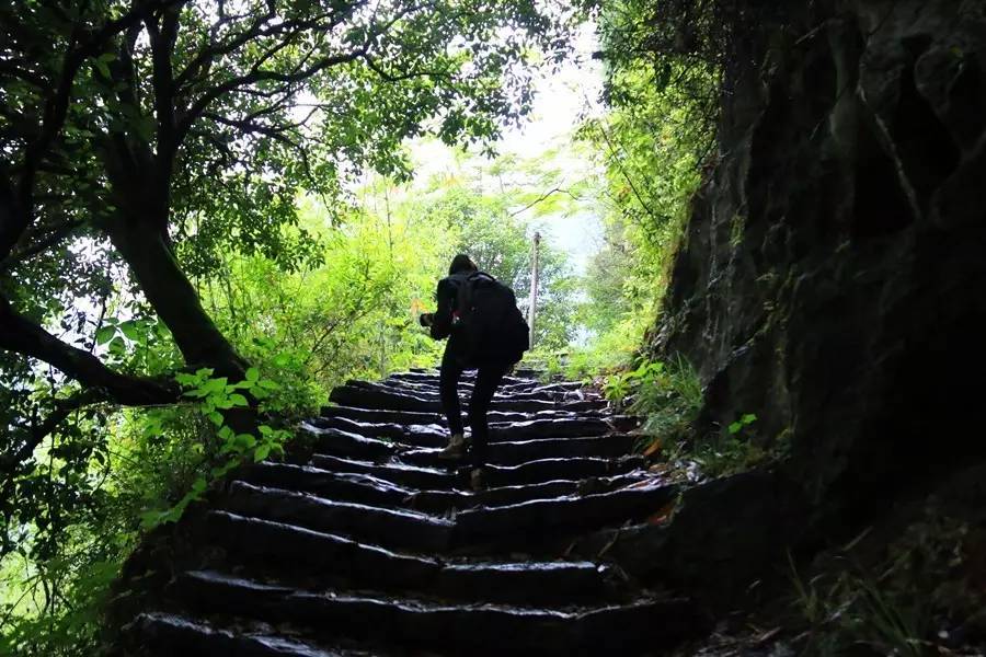 元宝山下，山水云间，悠悠闲云时光，恰好那时我也在