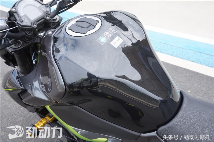 川崎z9002017款感受,川崎z900se和z900re区别