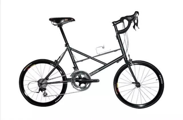 你怎么穿得像格利高里·派克？因为要参加复古骑行派对啊！