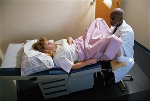 医生的怪里怪气，肛检内检让我直发抖，这辈子再也不要进产房了！