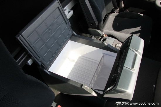 世界上最大的大件牵引运输车,德国曼tgx大件牵引车