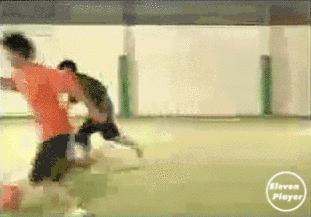 教学足球十大过人动作,怎样带球过人足球技巧教学