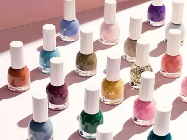 卖彩妆护肤品,卖衣服美妆品