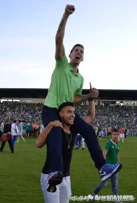 沙佩科恩斯空难为什么还能存活,那些在空难中幸存下来的人