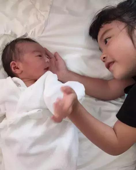 你最爱的人却爱上了别人,最爱你的人往往最后最爱的是自己