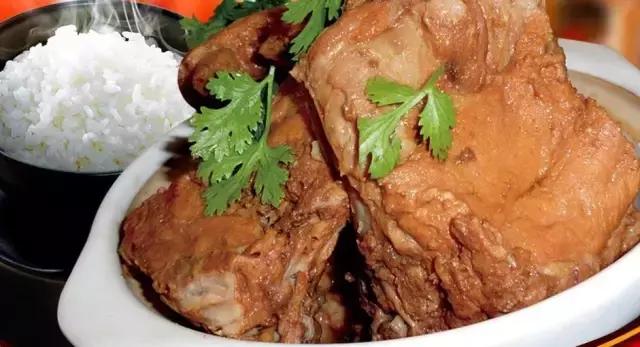 青岛好吃不贵的美食,青岛排名第一排骨米饭