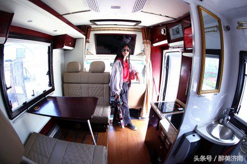 实拍：被俄罗斯美女帅哥酷爱的中国房车是什么样子