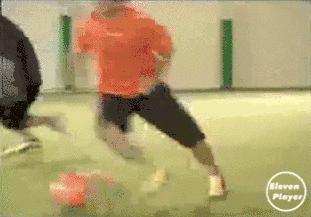 教学足球十大过人动作,怎样带球过人足球技巧教学