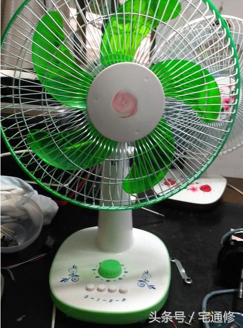 小台扇通电不转怎么办,台扇通电后不能转动的维修
