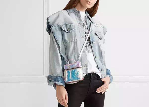 旅行如何搭配两个包包呢,夏季旅游包包搭配技巧