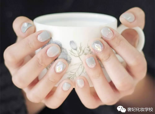 高级质感莫兰迪磨砂美甲,高级质感美甲ins风带钻