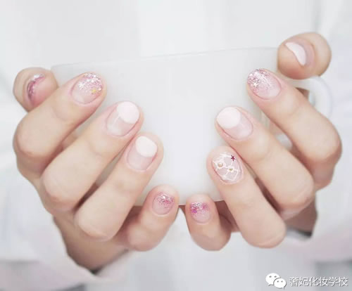 高级质感莫兰迪磨砂美甲,高级质感美甲ins风带钻