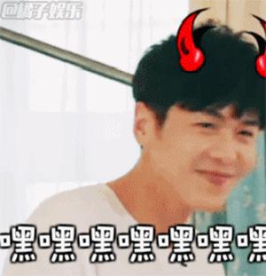 住着几千万的房子却用这几十块的粉饼，还有谁！