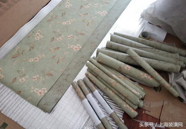 自己贴自粘墙纸怎么避免贴歪,墙纸贴偏怎么补救