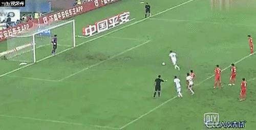 中国男足4-1新加坡王大雷扑救点球,王大雷扑出的十大必进球