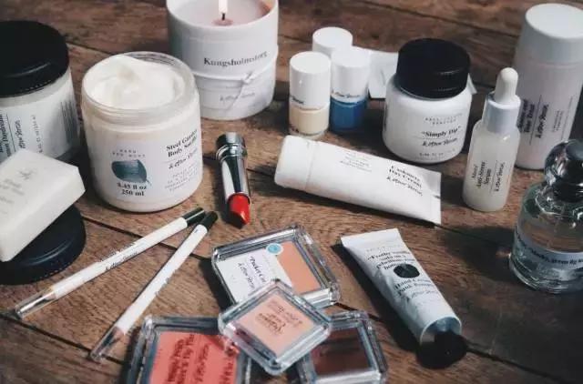 卖彩妆护肤品,卖衣服美妆品