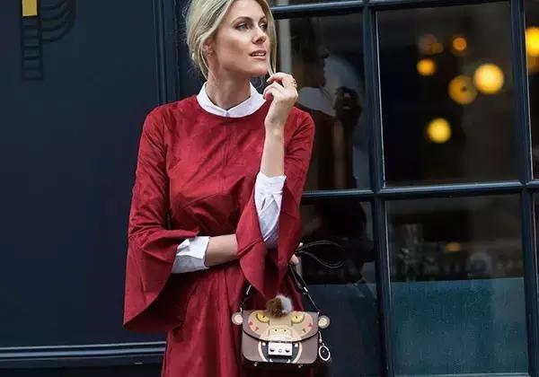 旅行如何搭配两个包包呢,夏季旅游包包搭配技巧