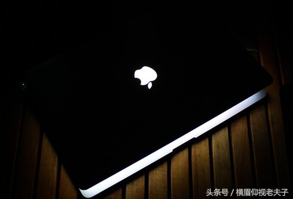 极致的美学体验,苹果macbook设计经典