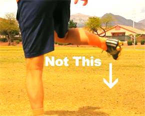 足球高空球如何摆脱贴身防守,足球实战为什么停不了高空球