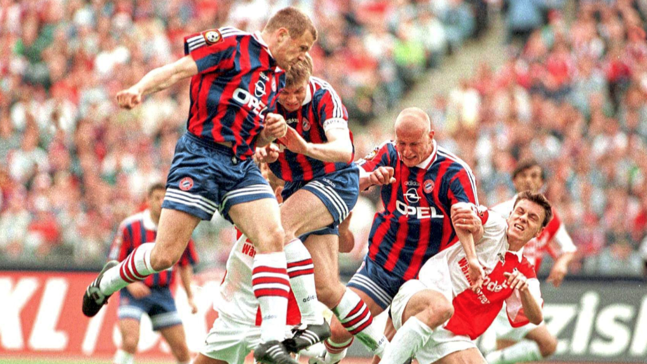 克林斯曼踢广告桶,克林斯曼被巴蒂斯图塔踢晕