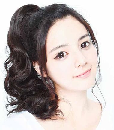 扎马尾前面的碎发怎么弄,扎高马尾额前碎发怎么处理