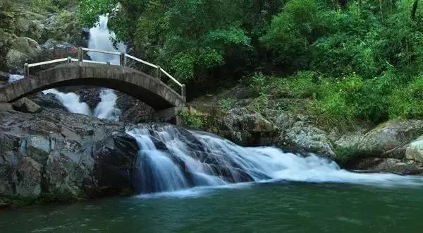 海南环线旅游攻略必去景点推荐,海南旅游攻略必去景点推荐日月湾