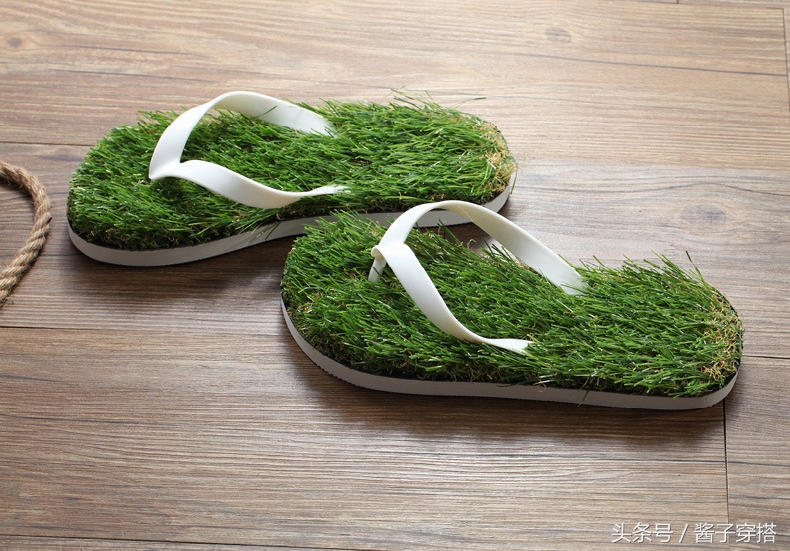 不曾见过的人字拖，让你裸脚整个夏天