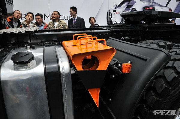 世界上最大的大件牵引运输车,德国曼tgx大件牵引车