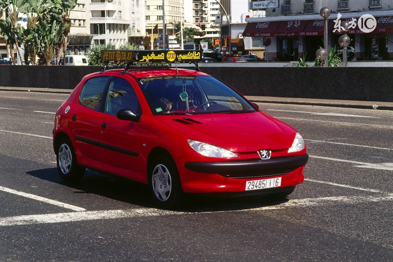 标致3008车钥匙怎么换电池视频,标致301遥控钥匙怎么打开换电池