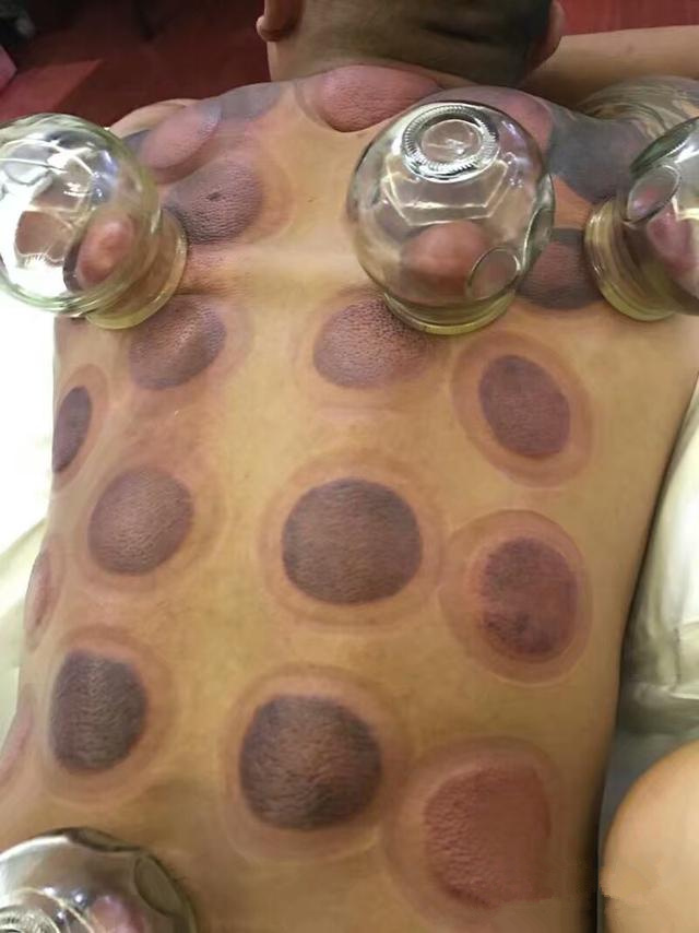 图文笑话：老爸，咱家里遭贼了，我这几天靠捡破烂生活的