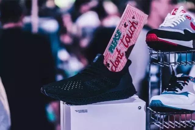 一双鞋子都买不起,一双鞋子都买不起来