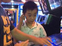 为了娶老婆坚持买了三年彩票,牛人娶老婆