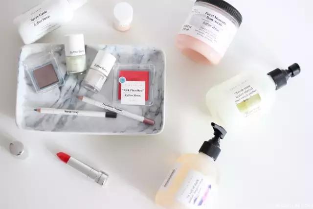 卖彩妆护肤品,卖衣服美妆品