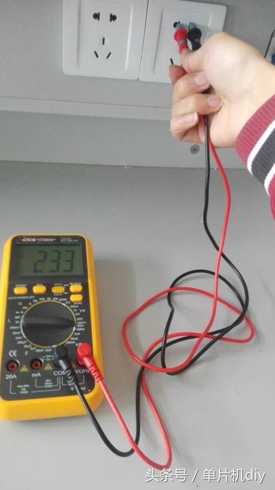 不知道怎么接线怎么用万用表测量,万用表怎么测量没反应是怎么回事