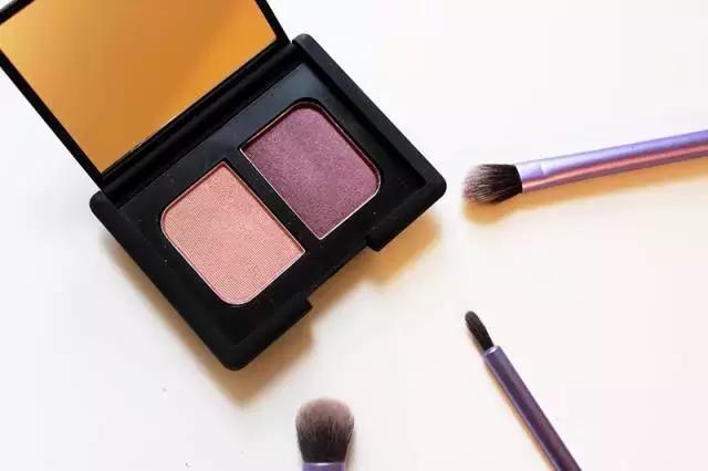 眼影盘推荐网红爆款日常妆,今年火爆的网红眼影盘你有吗