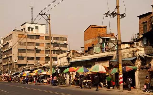 广州的一座荒废的商场,广州消失的城中城