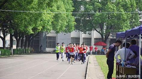 株洲体育中考足球怎么考,株洲体育中考足球