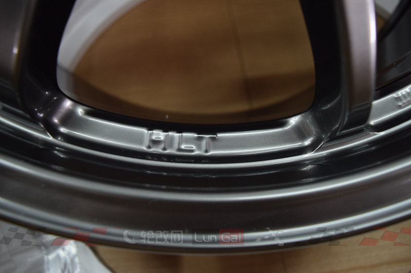 高尔夫7gti改18轮毂,高尔夫7gti改装外观案例