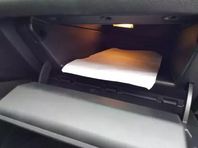 2017jeep自由光内饰功能,2017款jeep自由光可以播放视频