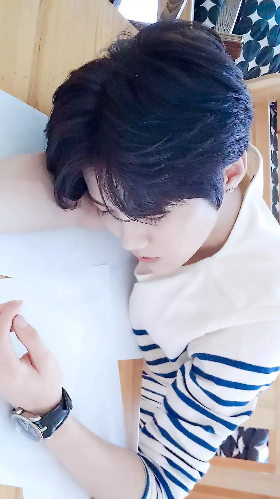 鹿晗壁纸高清全屏无水印,鹿晗最新壁纸高清无水印