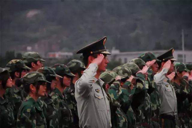 暗恋教官要表白吗,暗恋教官4年了怎么办