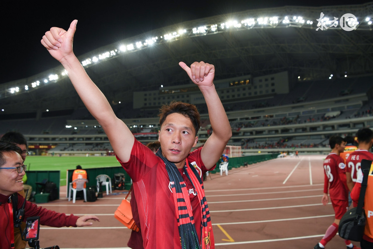 他们4个都是93年出生，如今成了上港队的主力